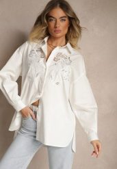 Biała Koszula Oversize z Bawełny z Ażurowymi Zdobieniami z Motywem Kwiatowym Voesia. Białe koszule damskie Renee, m, z aplikacjami, z bawełny, eleganckie, bez kołnierzyka, bez ramiączek. Za 129.99 zł.