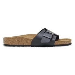 Klapki Birkenstock Catalina Bs 1026473 czarne. Czarne klapki damskie bez wzorów, z materiału, casualowe, bez obcasa, bez zapięcia. Za 610.44 zł.