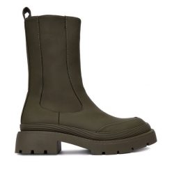 Botki DeeZee. Brązowe botki damskie DeeZee, bez wzorów, bez obcasa, na płaskiej podeszwie, bez zapięcia. Za 179.99 zł.