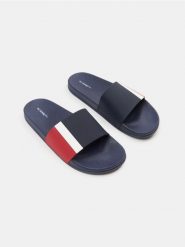 Klapki - granatowy. Niebieskie klapki męskie Sinsay, bez wzorów, bez zapięcia. Za 49.99 zł.