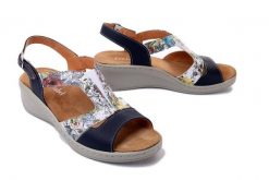 COMFORTABEL 710136-05 navy, sandały damskie. Niebieskie sandały damskie Comfortabel, bez wzorów, ze skóry, bez obcasa, bez zapięcia. Za 177.45 zł.