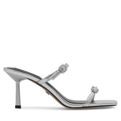 Klapki Nine West. Szare klapki damskie Nine West, bez wzorów, bez obcasa, bez zapięcia. Za 239.99 zł.