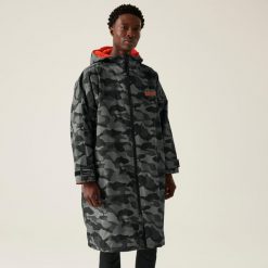 Waterproof płaszcz plażowy. Szare płaszcze damskie Regatta, xl, bez wzorów, sportowe, bez kołnierzyka, bez kaptura. W wyprzedaży za 349.99 zł.