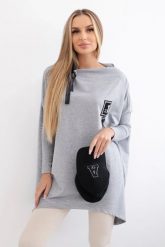 Bluza oversize z asymetrycznymi bokami szara. Szare bluzy damskie KESI, l, bez wzorów, z bawełny, bez ramiączek, bez kaptura. Za 209.11 zł.