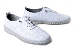 Filippo DP7810/26 WH, półbuty damskie. Białe półbuty damskie Filippo, bez wzorów, ze skóry, bez obcasa, bez zapięcia. Za 164.90 zł.