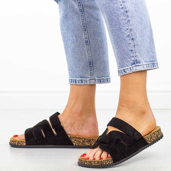 Czarne klapki damskie Potocki 17305. Czarne klapki damskie POTOCKI, na lato, bez wzorów, z jeansu, eleganckie, bez obcasa, na płaskiej podeszwie, bez zapięcia. Za 89.00 zł.