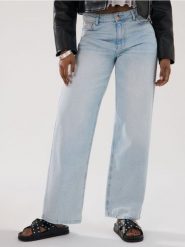 Jeansy loose fit - niebieski. Niebieskie jeansy damskie Sinsay, bez wzorów, z jeansu. Za 69.99 zł.
