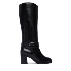 Kozaki Tamaris. Czarne kozaki damskie Tamaris, bez wzorów, bez obcasa, na słupku, bez zapięcia. Za 539.99 zł.