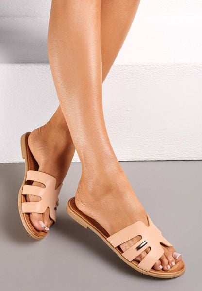 Jasnoróżowe Płaskie Klapki z Paskiem Ozdobionym Wycięciami Linvin. Czerwone klapki damskie Born2be, bez wzorów, eleganckie, bez obcasa, na płaskiej podeszwie, bez zapięcia. Za 49.99 zł.