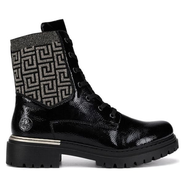 Trzewiki Rieker. Czarne botki damskie Rieker, bez wzorów, bez obcasa, na płaskiej podeszwie, bez zapięcia. Za 389.99 zł.