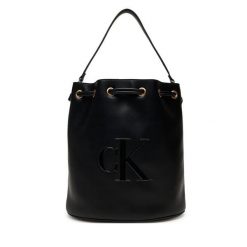 Torebka Calvin Klein. Czarne torebki do ręki damskie Calvin Klein, bez wzorów, bez dodatków. Za 419.99 zł.