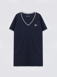 Sukienka damska dzianinowa z niewielkim haftem granatowa Zorkana 403. Niebieskie sukienki damskie BIG STAR, na co dzień, na lato, l, bez wzorów, z dzianiny, klasyczne, bez kołnierzyka, bez ramiączek, mini, sportowe. Za 119.99 zł.