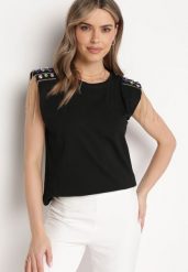 Czarny Top z Podkreślonymi Ramionami Ozdobionymi Kryształkami i Łańcuszkami Viamara. Czarne topy damskie Born2be, l, z aplikacjami, z jeansu, eleganckie, bez kołnierzyka, bez ramiączek. Za 34.99 zł.