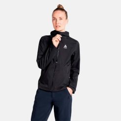 Kurtka techniczna damska Odlo AEGIS 2.5l Waterproof hardshell. Czarne kurtki sportowe damskie ODLO, l, bez wzorów, z hardshellu, bez ramiączek, bez kaptura, trekkingowe. Za 638.45 zł.