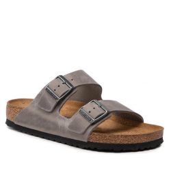 Klapki Birkenstock. Szare klapki męskie Birkenstock, bez wzorów, bez zapięcia. Za 579.99 zł.