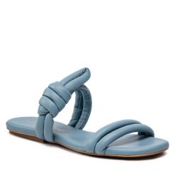 Klapki Eva Longoria. Niebieskie klapki damskie Eva Longoria, bez wzorów, bez obcasa, bez zapięcia. Za 369.99 zł.