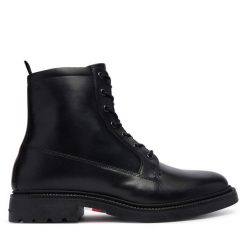 Trzewiki Tommy Hilfiger. Czarne botki męskie Tommy Hilfiger, bez wzorów, casualowe, bez obcasa, bez zapięcia. Za 749.99 zł.
