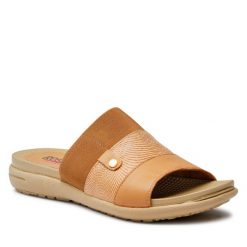 Klapki Go Soft. Brązowe klapki damskie GO SOFT, bez wzorów, bez obcasa, bez zapięcia. Za 139.99 zł.