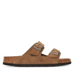 Klapki Birkenstock. Brązowe klapki męskie Birkenstock, bez wzorów, bez zapięcia. Za 469.99 zł.