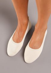 Beżowe Balerinki z Elastyczną Cholewką Lililena. Brązowe balerinki damskie Born2be, na lato, bez wzorów, eleganckie, bez obcasa, bez zapięcia. Za 39.99 zł.