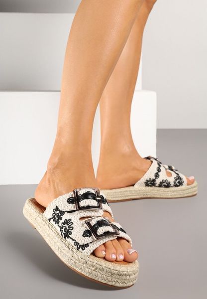 Beżowo-Czarne Klapki Vices z Plecionką i Klamrami Vilsela. Brązowe klapki damskie Born2be, bez wzorów, z koronki, klasyczne, bez obcasa, na płaskiej podeszwie, bez zapięcia. Za 109.99 zł.