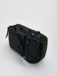 Plecak z uchwytem - czarny. Czarne plecaki męskie Reserved, bez wzorów. Za 259.99 zł.