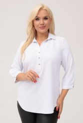 Elegancka biała gładka koszula z kołnierzykiem PLUS SIZE XXL. Białe koszulki sportowe damskie Nasi partnerzy, plus size, bez wzorów, z poliesteru, bez ramiączek. Za 199.90 zł.