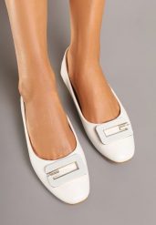 Białe Balerinki z Geometryczną Ozdobą Vialle. Białe balerinki damskie Born2be, z aplikacjami, eleganckie, bez obcasa, bez zapięcia. Za 49.99 zł.
