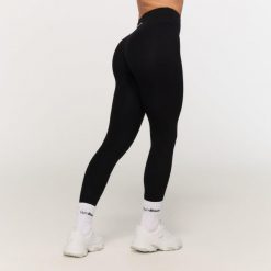 Legginsy damskie fitness z wysokim stanem czarne Fierce. Czarne legginsy damskie GYMBEAM, bez wzorów, z elastanu. Za 113.90 zł.