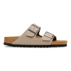 BIRKENSTOCK Arizona BFBC Gray Taupe Klapki damskie. Brązowe klapki damskie Birkenstock, na lato, bez wzorów, z materiału, klasyczne, bez obcasa, bez zapięcia. Za 339.99 zł.