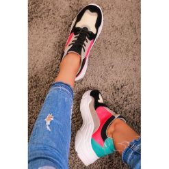Damskie buty sportowe ZOJA PINK/BLACK. Czarne obuwie sportowe damskie Damskie buty sportowe ZOJA PINK/BLACK, bez wzorów, bez zapięcia. W wyprzedaży za 49.00 zł.