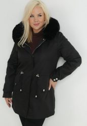 Czarna Kurtka Parka Nylonowa Deseyi. Czarne kurtki damskie Born2be, plus size, bez wzorów, z futra, plus size, bez kaptura. Za 229.99 zł.