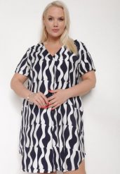 Granatowo-Biała Rozkloszowana Sukienka z Dekoltem w Serek Vikisora. Niebieskie sukienki damskie Born2be, na lato, xl, bez wzorów, z materiału, bez kołnierzyka, bez ramiączek, midi, rozkloszowane. Za 84.99 zł.