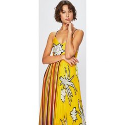 Pinko - Sukienka. Sukienki damskie Pinko, na co dzień, s, bez wzorów, z materiału, casualowe, z asymetrycznym kołnierzem, bez ramiączek, midi, asymetryczne. W wyprzedaży za 999.90 zł.