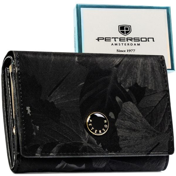Poziomy portfel damski ze skóry naturalnej i ekologicznej w czarnym kolorze Peterson PTN PS445-MLF. Czarne portfele damskie Peterson, ze skóry. Za 86.99 zł.