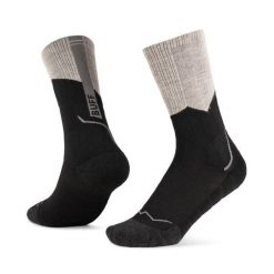 Skarpetki Buff MERINO MW CREW SOCKS MWC1. Czarne skarpety męskie Buff, bez wzorów, z elastanu. Za 139.90 zł.