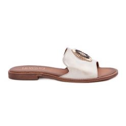 Lewski Shoes Skórzane Klapki Z Ozdobą Na Płaskim Obcasie Lewski 3047/O Złoty Przecierany. Żółte klapki damskie na lato, z aplikacjami, ze skóry, casualowe, bez obcasa, na płaskiej podeszwie, bez zapięcia. Za 432.39 zł.