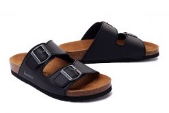 DR. BRINKMANN 600303-1 schwarz, klapki profilaktyczne męskie. Czarne klapki męskie Dr. Brinkmann, bez wzorów, bez zapięcia. Za 189.90 zł.
