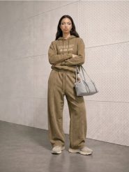 Bluza hoodie z napisem i efektem sprania - szary. Szare bluzy damskie Sinsay, l, bez wzorów, sportowe, bez ramiączek, bez kaptura. Za 59.99 zł.