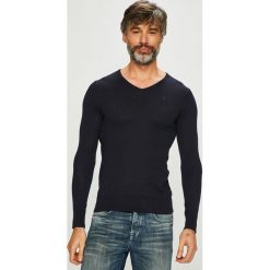 Scotch & Soda - Sweter. Niebieskie swetry męskie Scotch & Soda, m, bez wzorów, z bawełny, bez kołnierzyka, bez ramiączek. W wyprzedaży za 179.90 zł.
