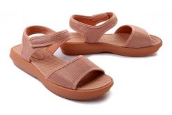 AZALEIA 18522 Cassia comfy papete brown AG349, sandały damskie. Brązowe sandały damskie Azaleia, bez wzorów, bez obcasa, bez zapięcia. Za 104.94 zł.