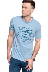 MĘSKI T-SHIRT MUSTANG ALEX C EMBRO AW 1008954 5124. T-shirty męskie Mustang, m, bez wzorów, bez kołnierzyka, bez ramiączek. Za 59.99 zł.