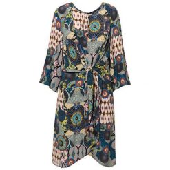 Desigual Sukienka damska Vest Mina Tutti Fruti 19SWVWAD 9019 (rozmiar 40). Spódnice damskie Desigual, bez wzorów, bez kołnierzyka, bez ramiączek. W wyprzedaży za 281.00 zł.
