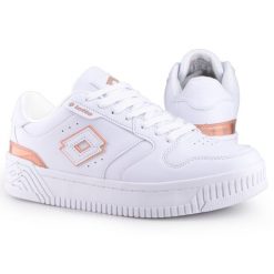 Buty damskie sportowe klasyczne Lotto SCOPI GC. Białe obuwie sportowe damskie Lotto, bez wzorów, bez zapięcia, trekkingowe. Za 107.00 zł.