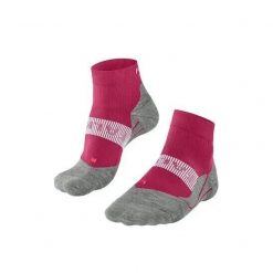 Krótkie skarpety damskie Falke RU4 Endurance Cool. Czerwone skarpetki damskie Falke, bez wzorów, z elastanu. Za 142.00 zł.