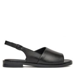 Sandały Lasocki. Czarne sandały damskie Lasocki, bez wzorów, bez obcasa, na płaskiej podeszwie, bez zapięcia. Za 149.99 zł.
