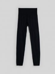 4F Bielizna termoaktywna bezszwowa (dół) damska - czarna XL/XXL. Czarna bielizna sportowa damska 4F, s, bez wzorów, z materiału. Za 129.99 zł.