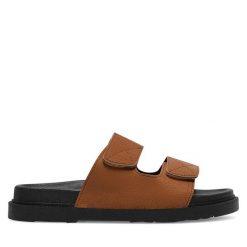 Klapki JENNY. Brązowe klapki damskie Jenny, bez wzorów, bez obcasa, bez zapięcia. Za 79.99 zł.