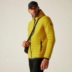 Kurtka z kapturem Regatta Rigain. Niebieskie kurtki sportowe męskie Regatta, m, bez wzorów, z materiału, z kapturem, trekkingowe. Za 383.99 zł.