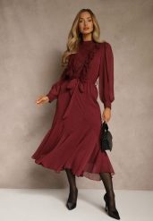 Bordowa Romantyczna Sukienka z Bufiastymi Rękawami i Falbanką z Koronki Sewmira. Czerwone sukienki damskie Renee, l, bez wzorów, z koronki, eleganckie, bez kołnierzyka, bez ramiączek, maxi. Za 159.99 zł.